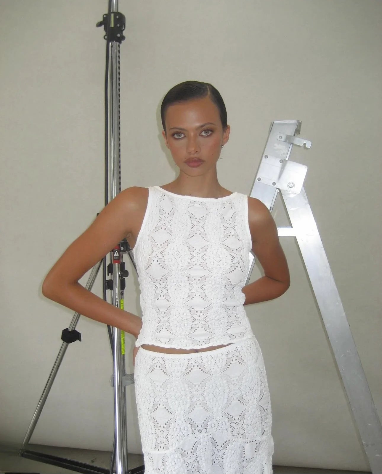 Buskie hollow knit top vest high waist skirt