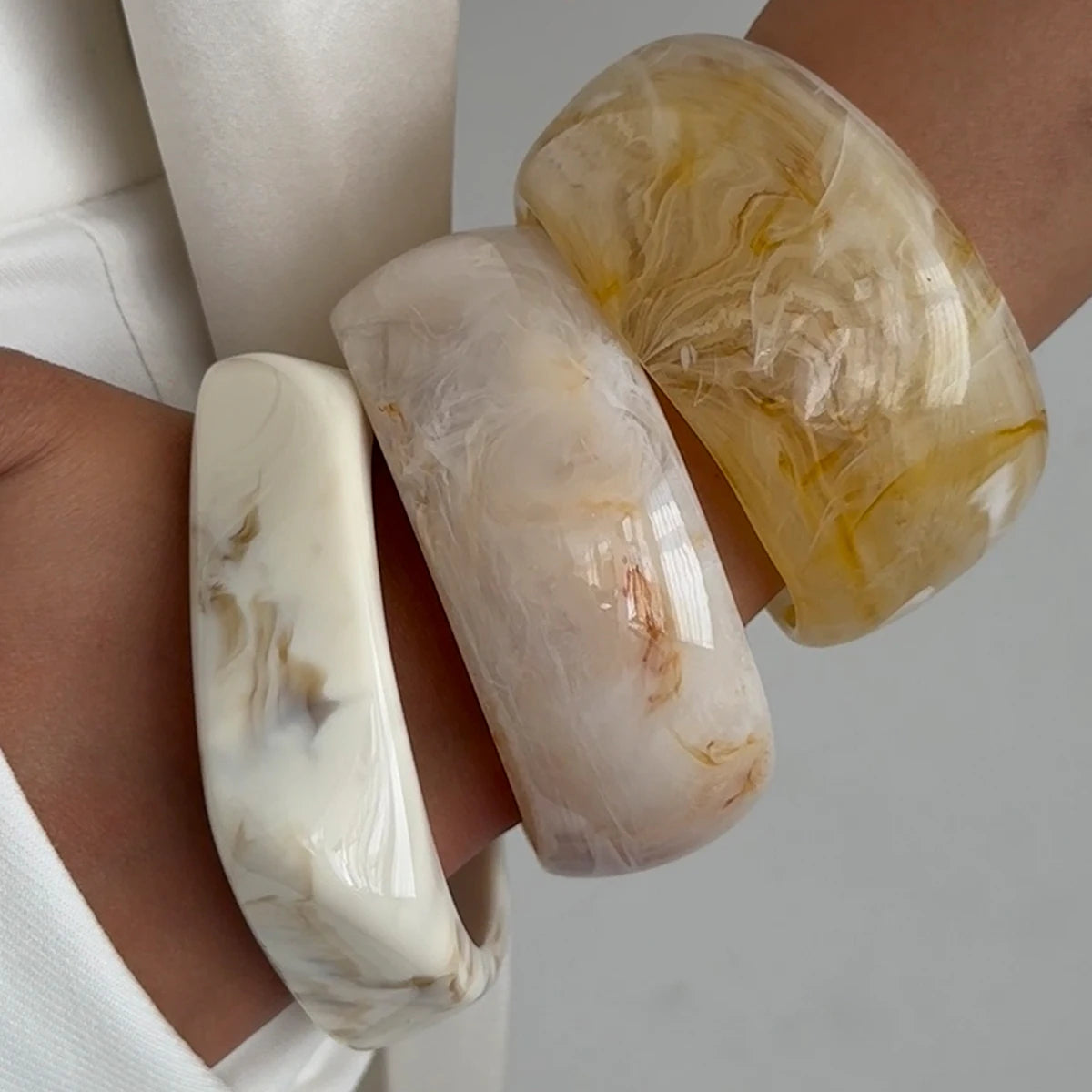 Coastal Shore 3Pcs/Set Vintage Beige Resin Bangle